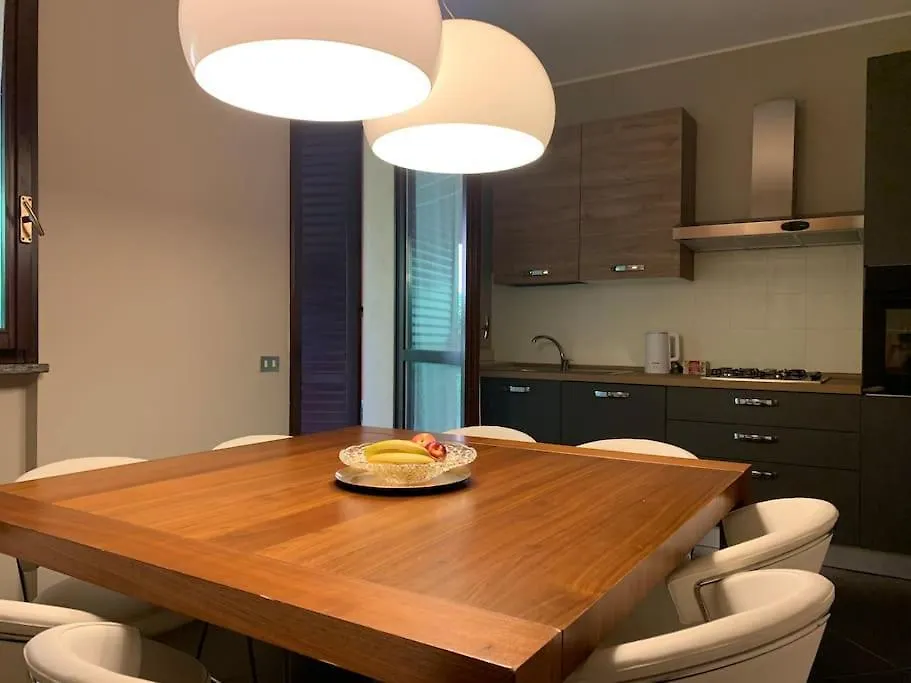 Villa Tobagi - Spacious House Near Rho Fiera Arese Apartment