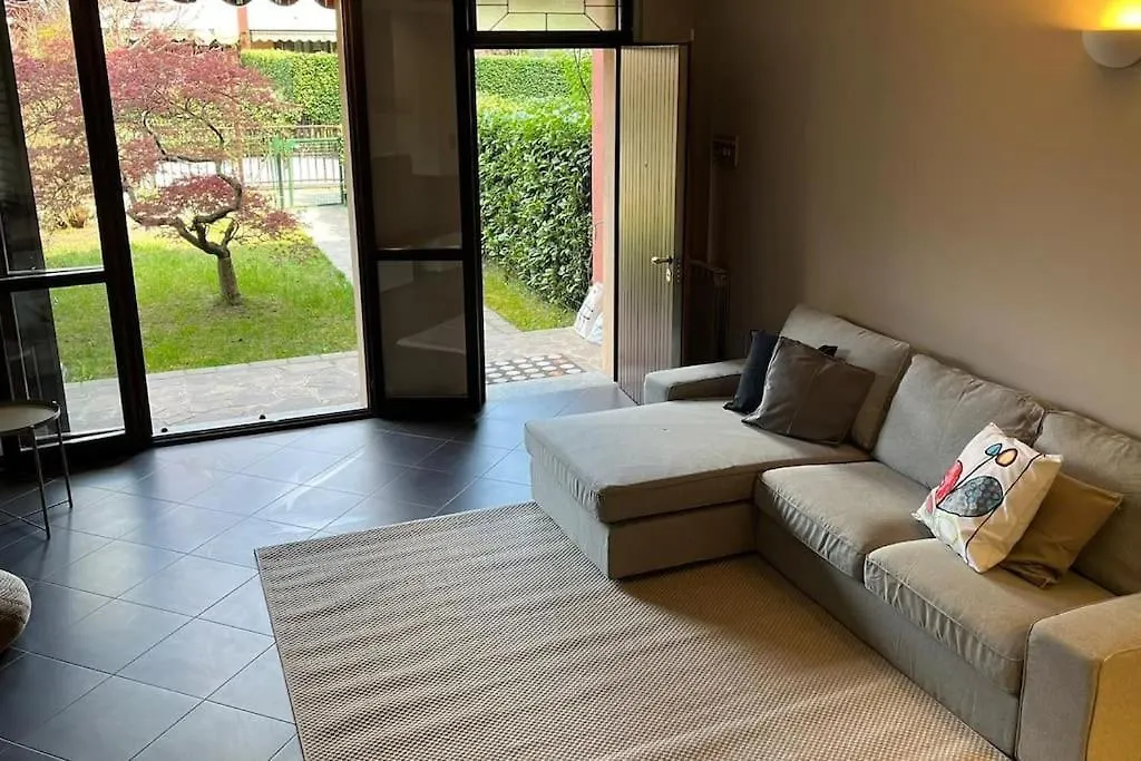 Apartment Villa Tobagi - Spacious House Near Rho Fiera Arese Italy
